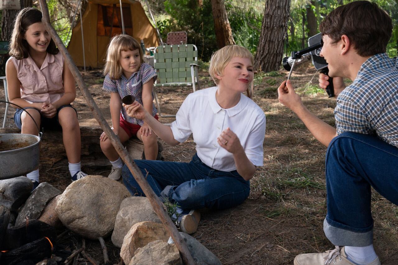 Michelle Williams interpreta a la madre del alter ego de Spielberg.
