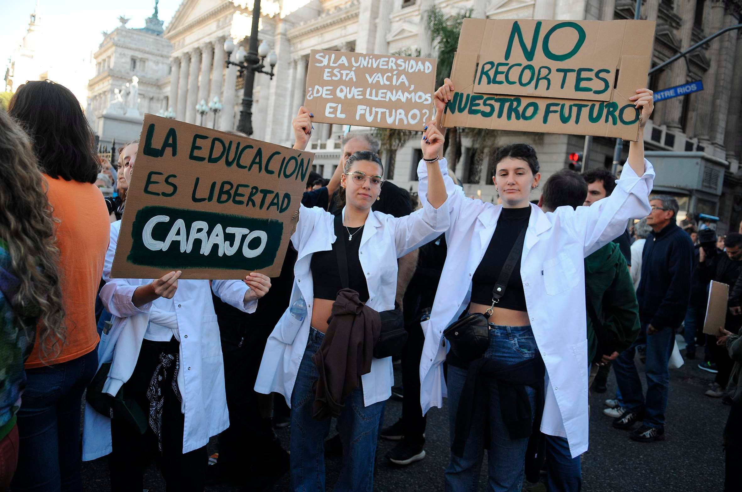 Este miércoles está convocada otra marcha en defensa de las universidades públicas.