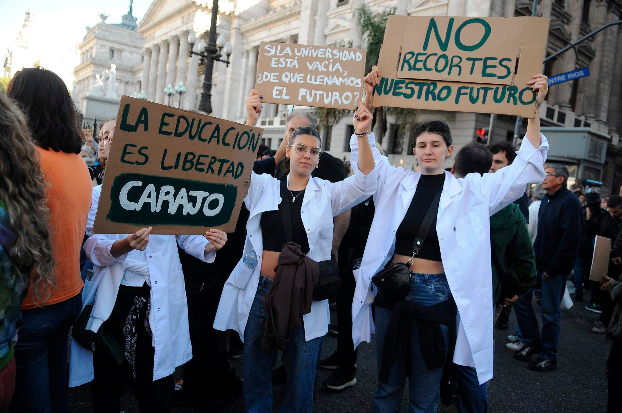 Este miércoles está convocada otra marcha en defensa de las universidades públicas.