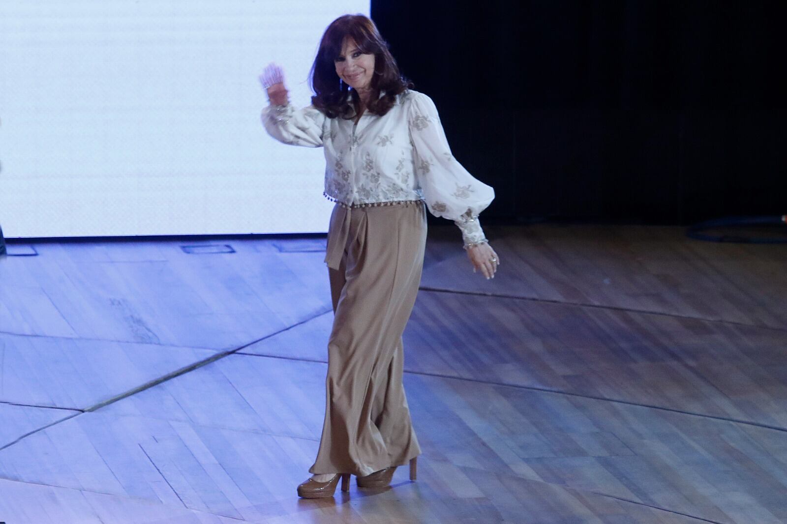 La vicepresidenta se presenta para conmemorar los 20 años del triunfo de Néstor Kirchner