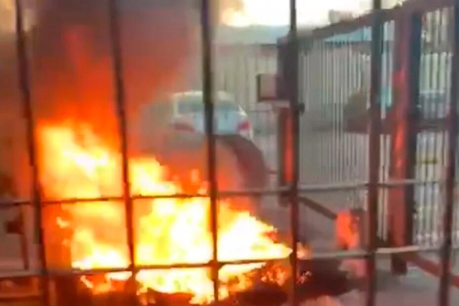 El conflicto sindical por las paritarias de los trabajadores portuarios terminó este sábado por la noche con una balacera en la zona del Puerto de Buenos Aires.