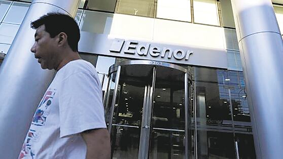 Los trabajadores eléctricos dejaron en suspenso un paro a la espera de una nueva oferta salarial.