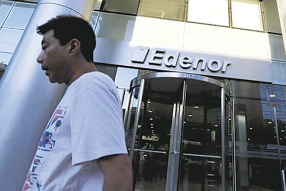 Los trabajadores eléctricos dejaron en suspenso un paro a la espera de una nueva oferta salarial.