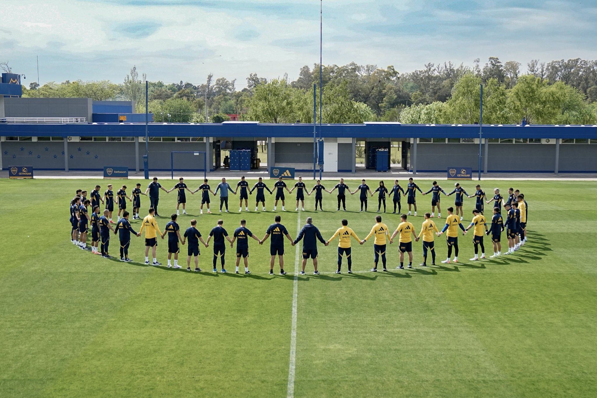 El plantel boquense va a homenajear a Russo en el partido ante Belgrano