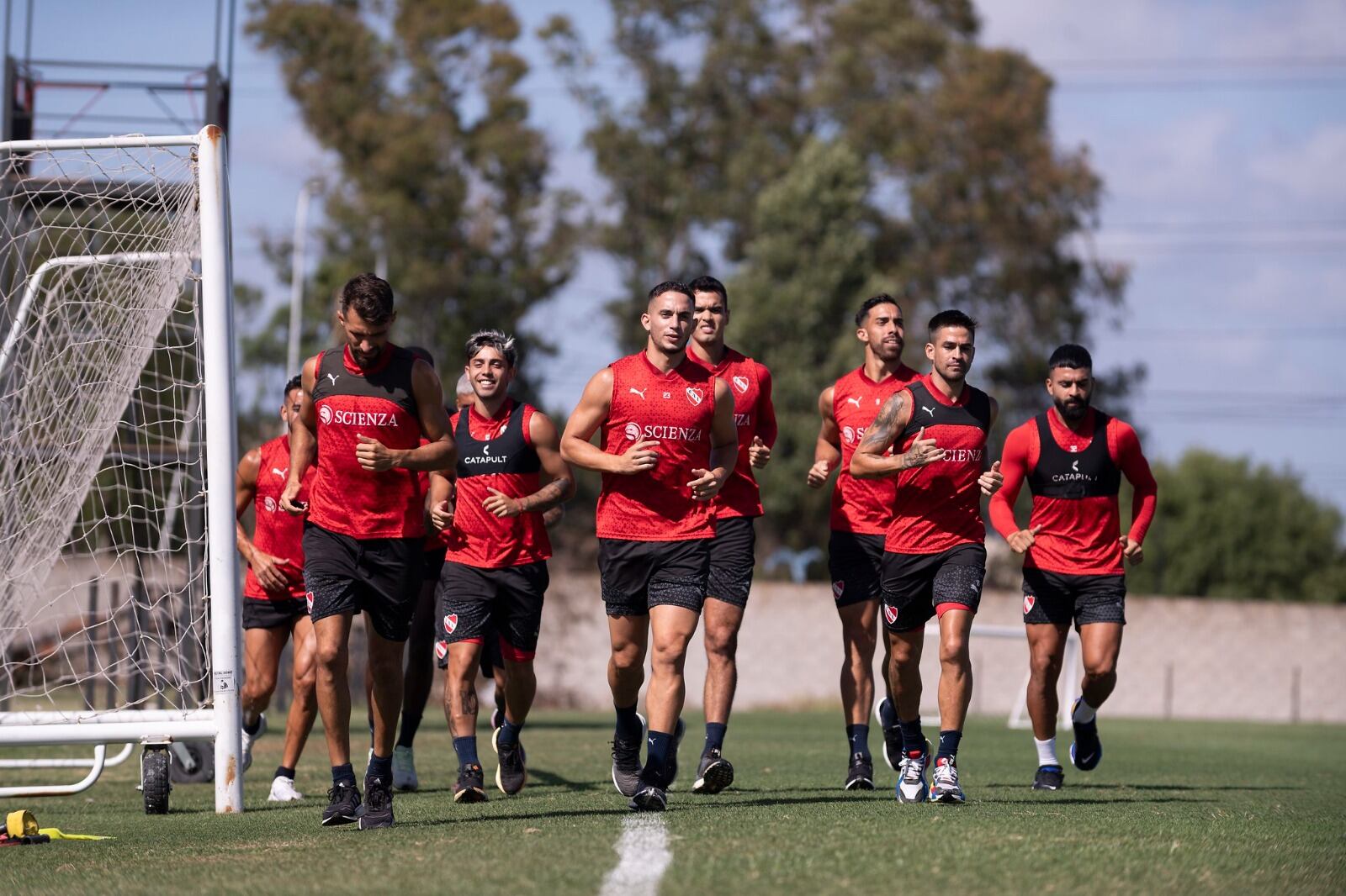 A Independiente le alcanzó con un buen segundo tiempo para sumar de a tres en su debut