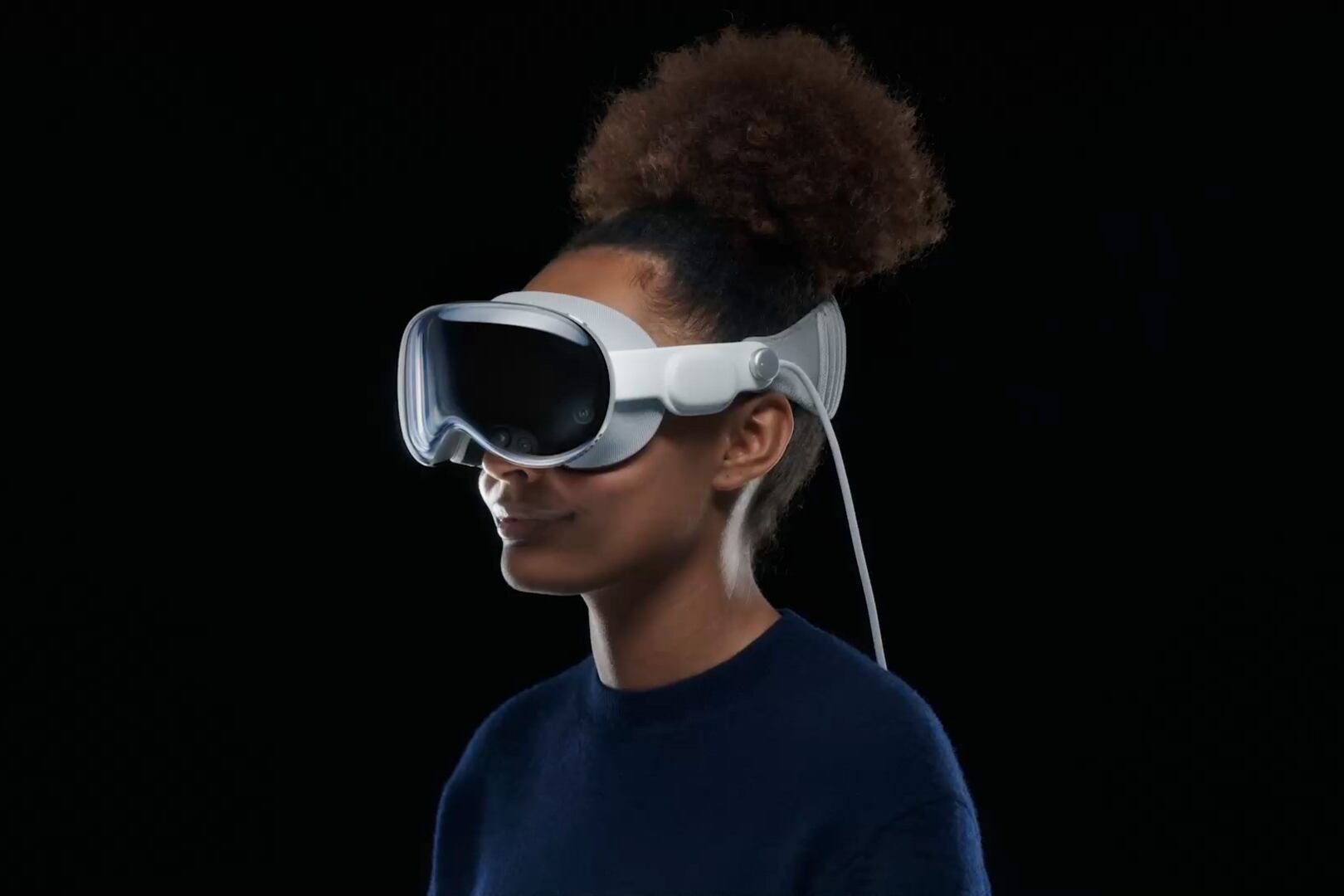 Las flamantes gafas con auriculares se convirtieron en la primera experiencia de Apple relacionada con la realidad virtual y realidad aumentada de manera inmersiva.