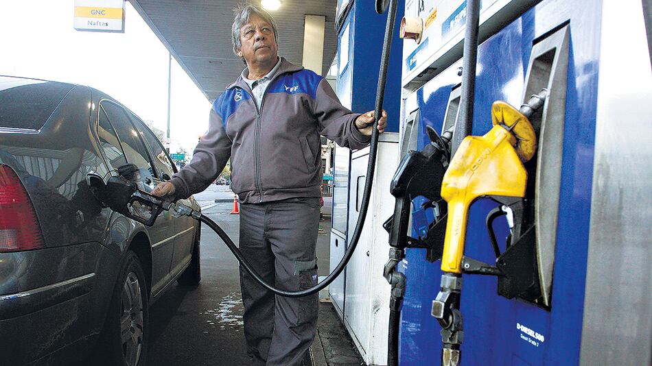 Con el aumento de la nafta que se aplicará hoy, la suba en el año rondará el 24 por ciento.
