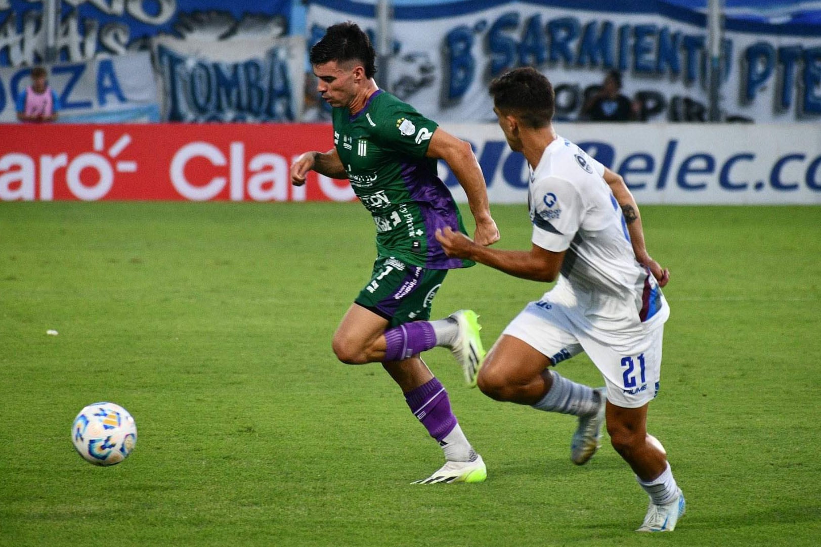 Excursionistas dio el batacazo ante el Tomba