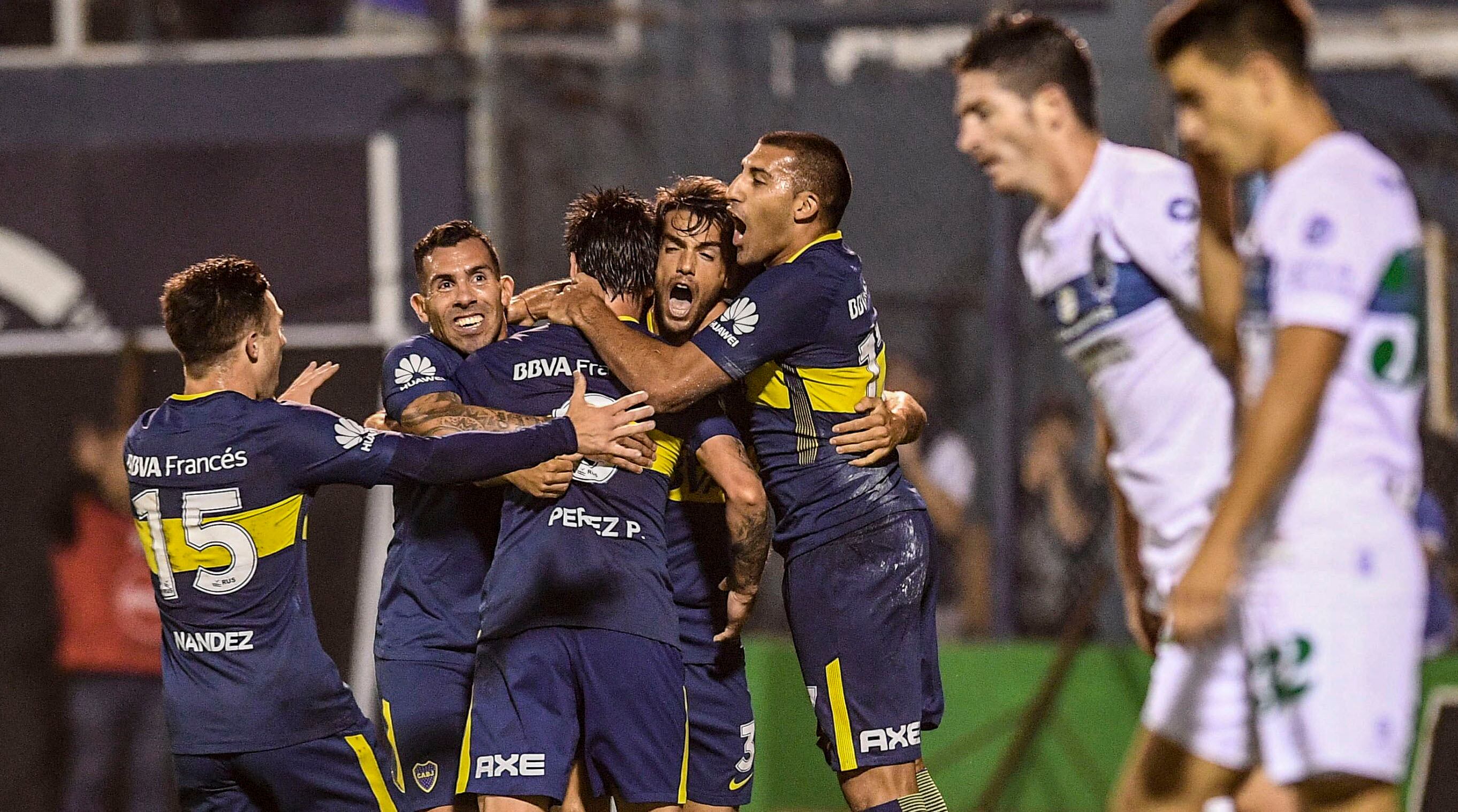 Los jugadores de Boca celebraron en La Plata la obtención de una nueva estrella.