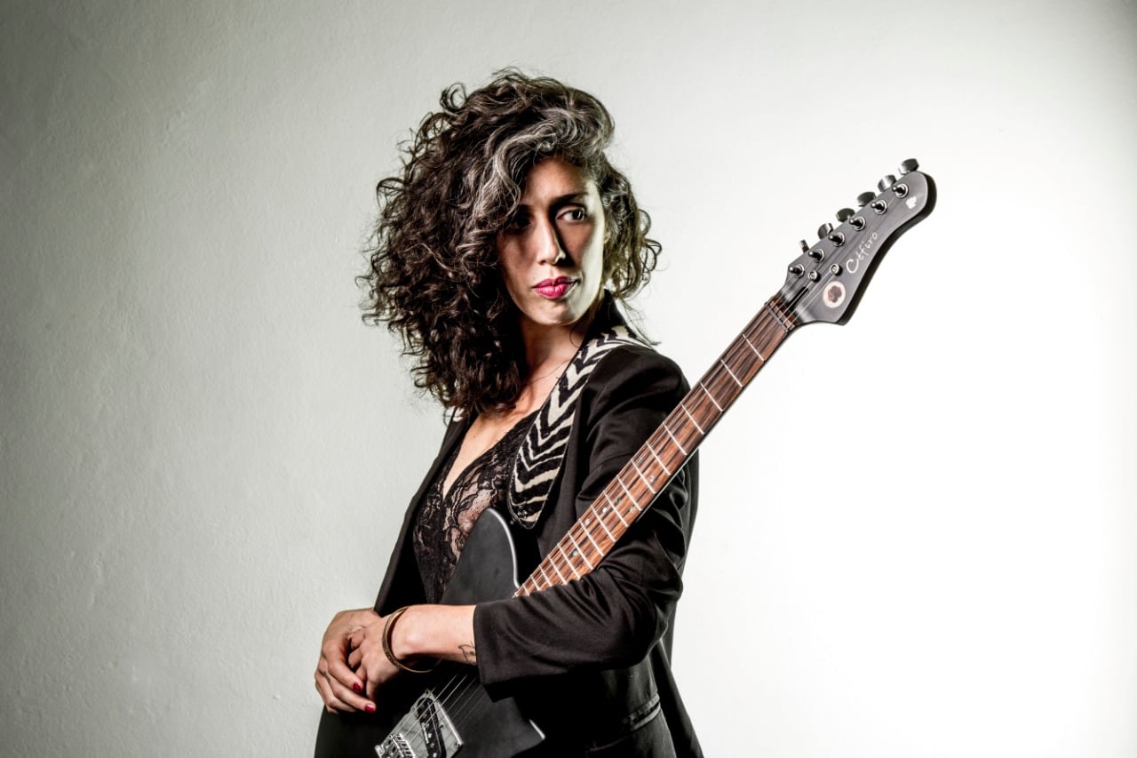 “Yo utilizo la música pero no me pongo de rodillas ante la música. No estoy aspirando a escalar."