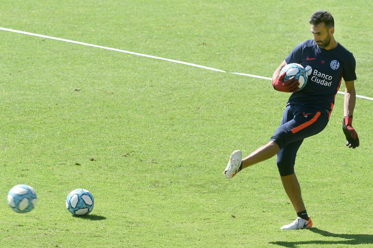 El arquero y referente Torrico, durante la práctica del Ciclón