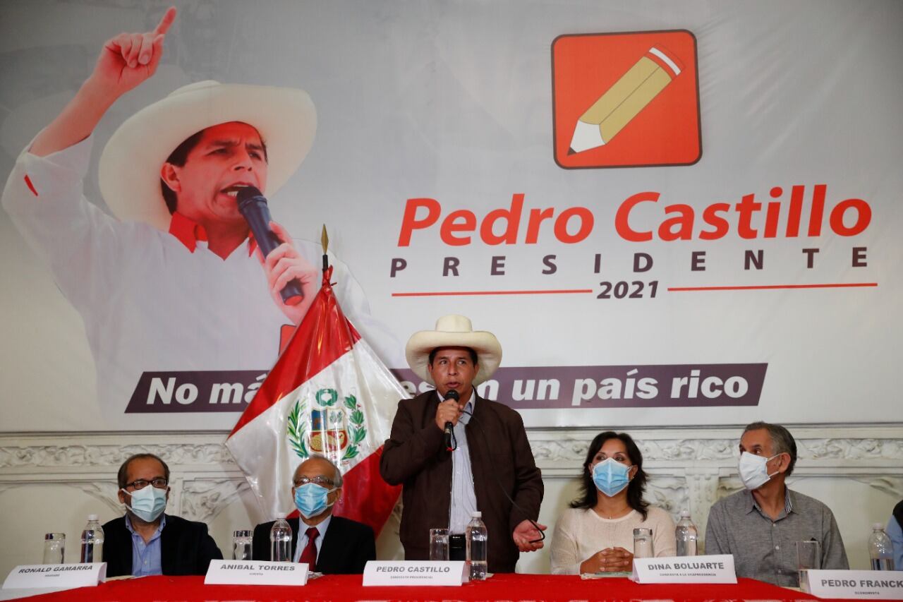 Castillo dijo que espera su proclamación con paciencia pero que no va a permitir que le roben a elección.