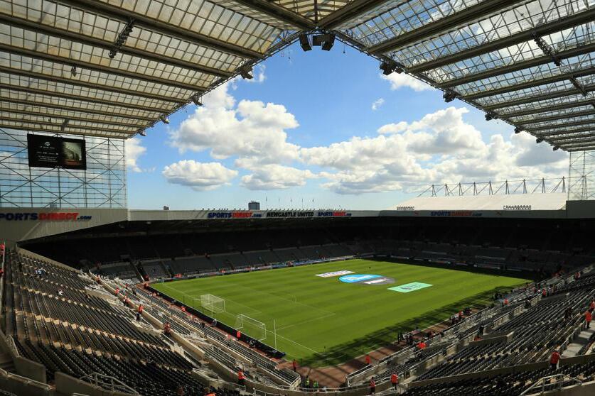 St. James Park, la casa de Newcastle, que sería vendido en 370 millones de dólares a un príncipe saudí.