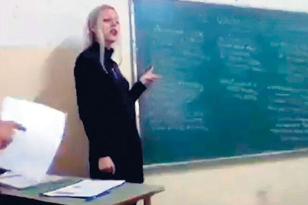 Denis Yanet Evequoz daba clases en las escuelas Jesús Maestro y Santa Magdalena Sofía Barat.