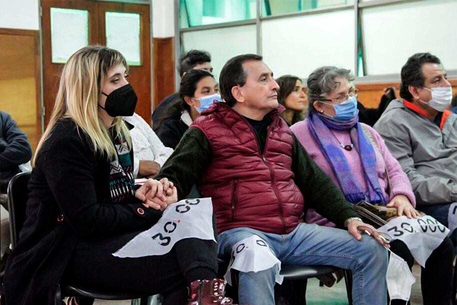 Víctimas y familiares estuvieron presentes en la sala y celebraron el fallo.
