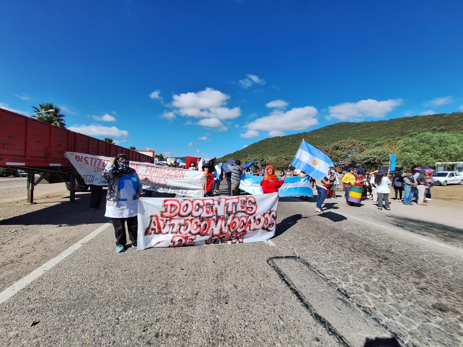 Cortes en ruta nacional 51, acceso a San Antonio de Los Cobres.