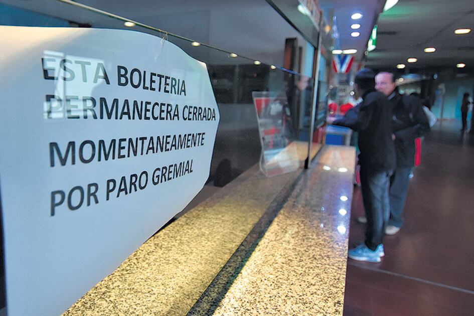 Los choferes acusan a los empresarios de no respetar el acuerdo que fijó un aumento del 21 por ciento.