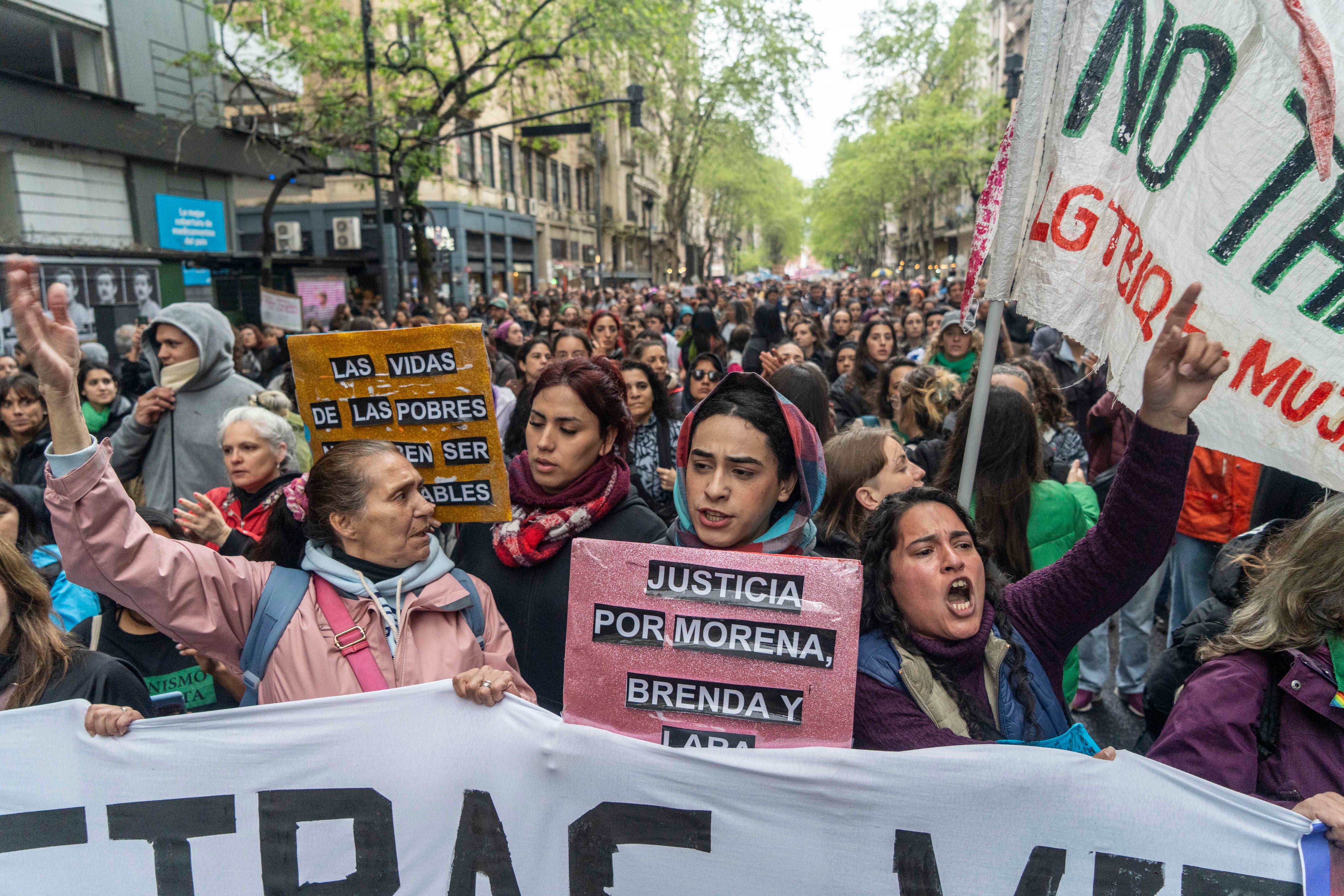 El repudio popular al triple femicidio.