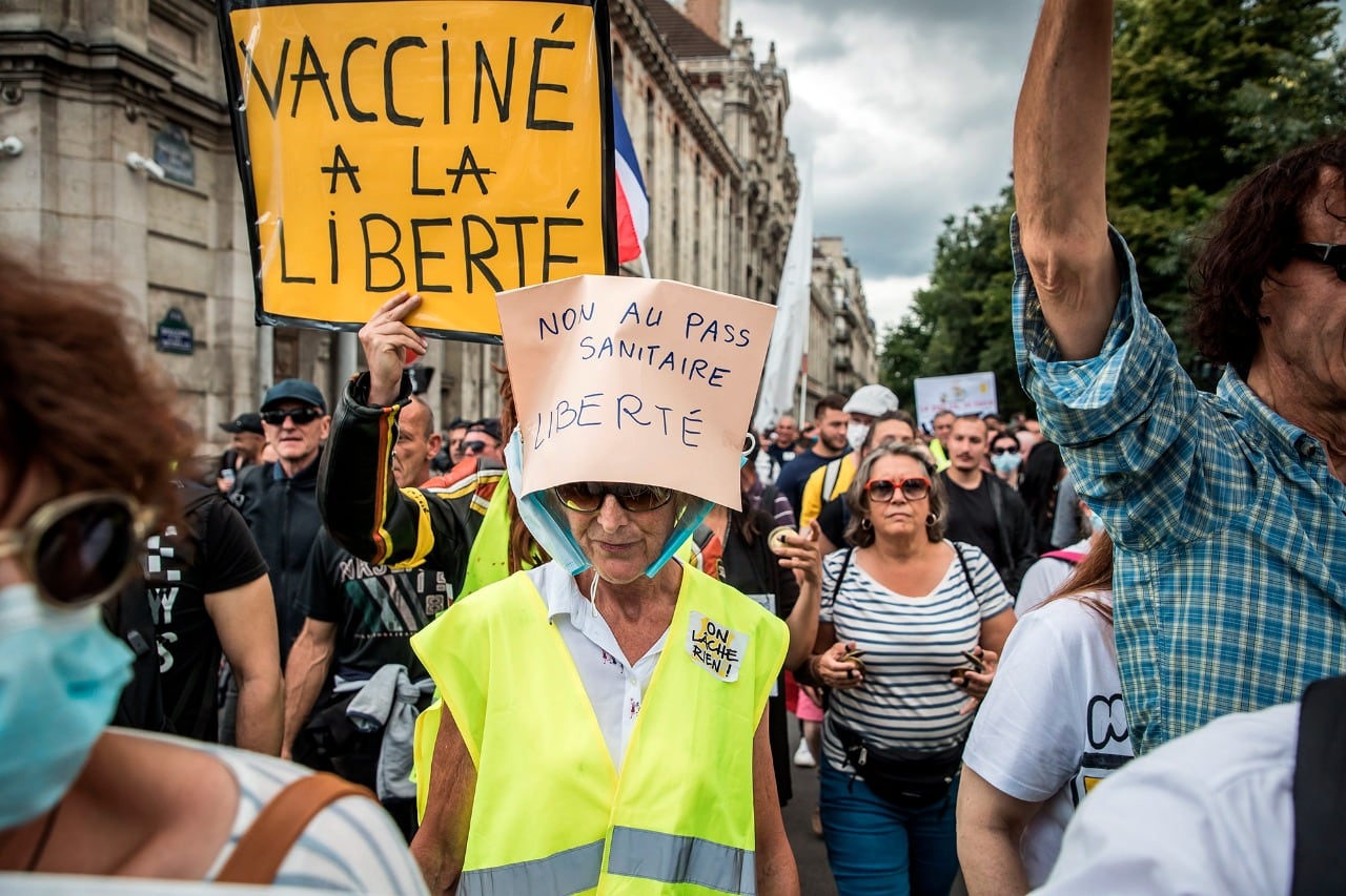 Las protestas semanales de los antivacunas en París perdieron adeptos.