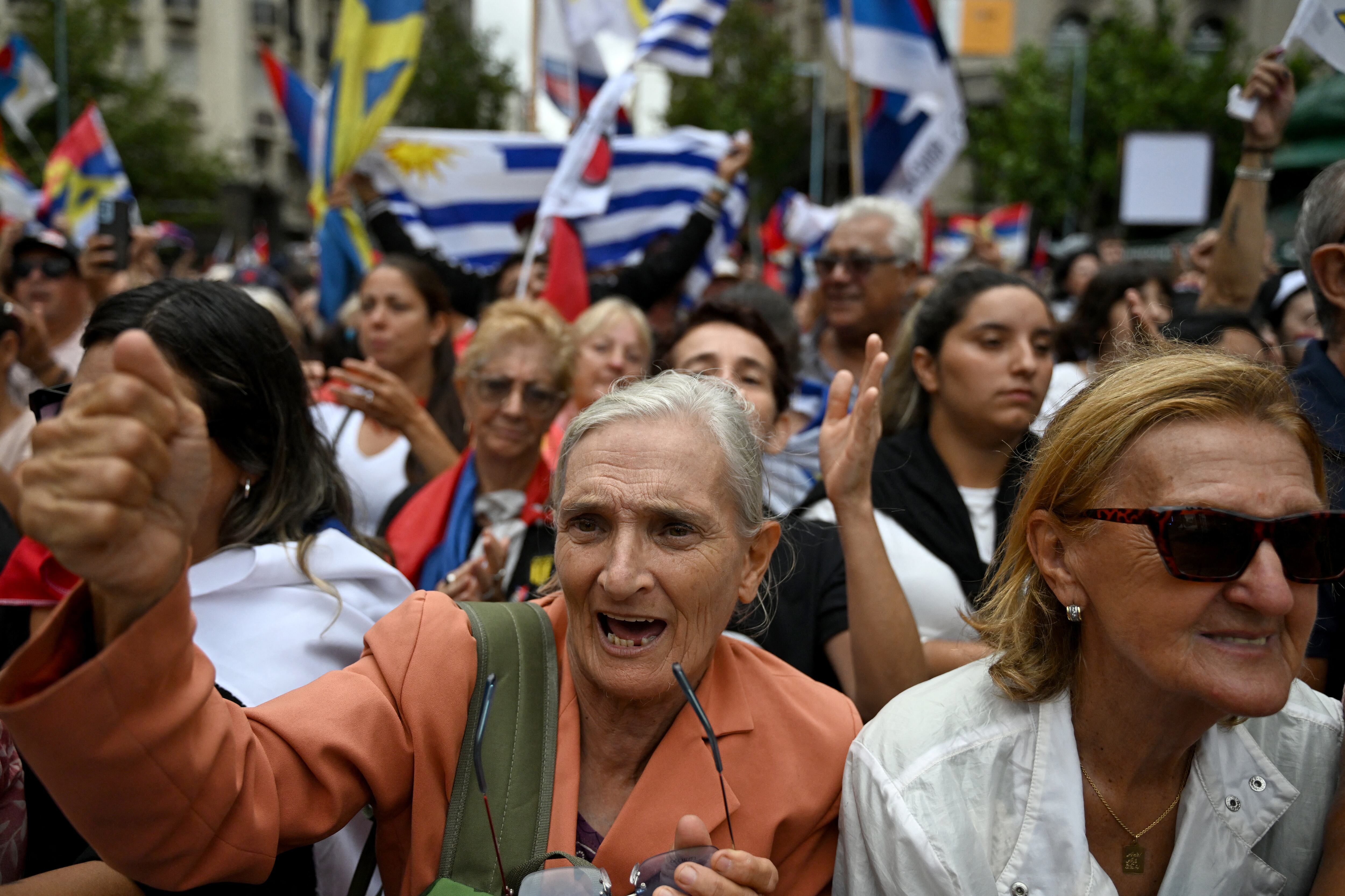 Las calles montevideanas fueron copadas por militantes del Frente Amplio.