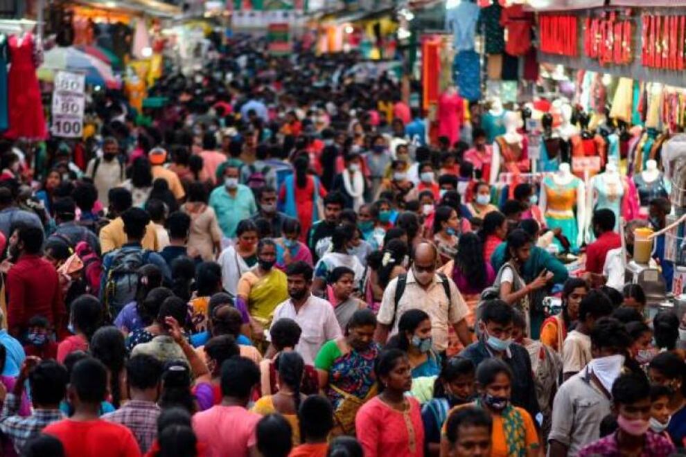 India tiene una población estimada en 1.425 millones de personas y se convirtió en el país con más habitantes del mundo. (Foto: EFE)