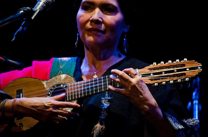 Luzmila Carpio, embajadora de la cultura indígena.