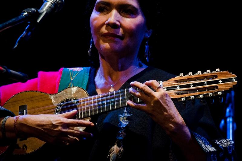 Luzmila Carpio, embajadora de la cultura indígena.