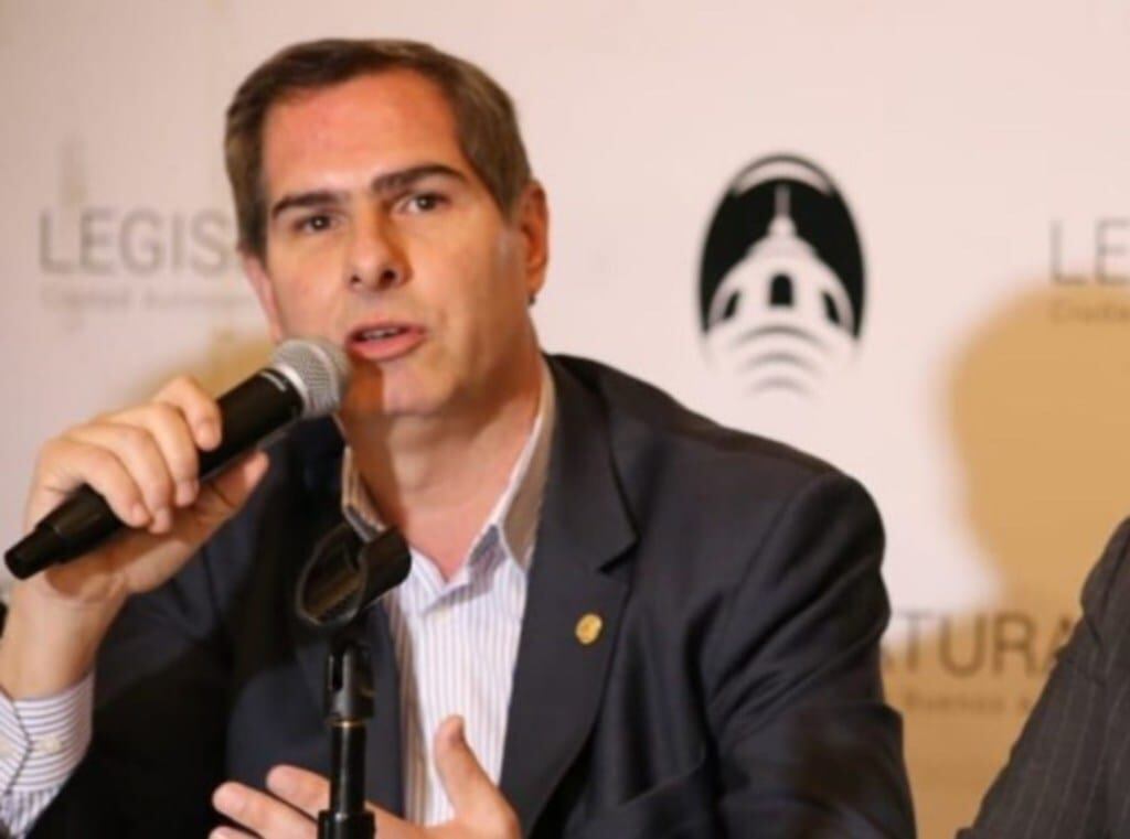 El diputado del Frente de Todos Santiago Roberto presentó un proyecto de ley para declarar en Emergencia el Acceso al Sistema Educativo de Gestión Estatal en todo el territorio porteño.