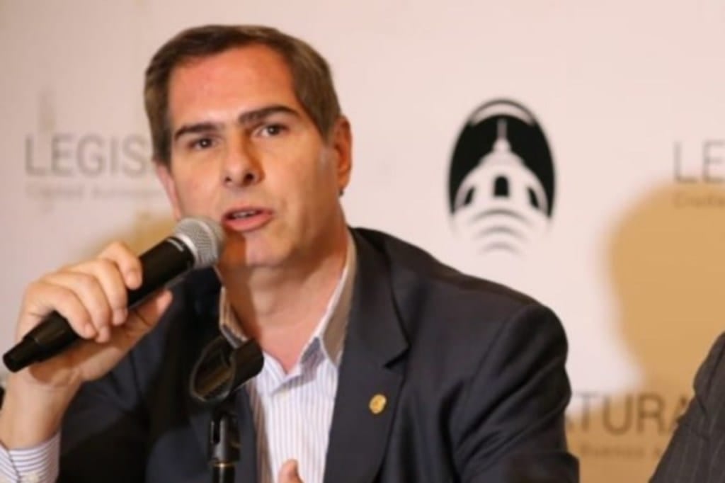 El diputado del Frente de Todos Santiago Roberto presentó un proyecto de ley para declarar en Emergencia el Acceso al Sistema Educativo de Gestión Estatal en todo el territorio porteño.