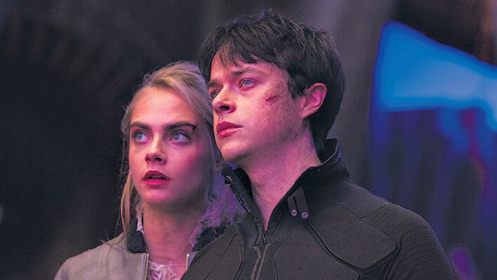 Cara Delevigne y Dane DeHann buscan la complicidad adolescente.