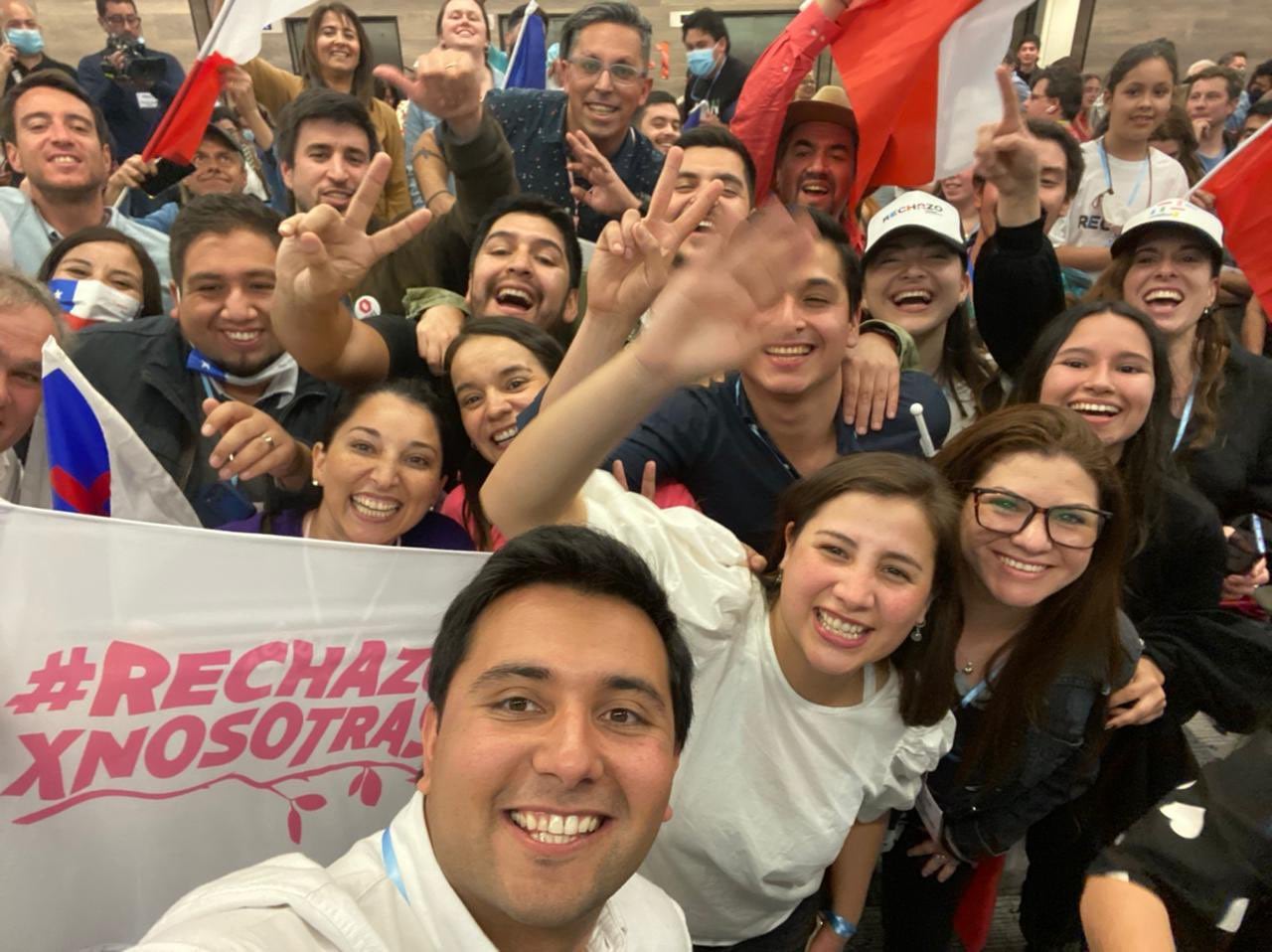 El vocero de Casa Ciudadana por el Rechazo, Claudio Salinas, durante las celebraciones de este domingo / Redes sociales