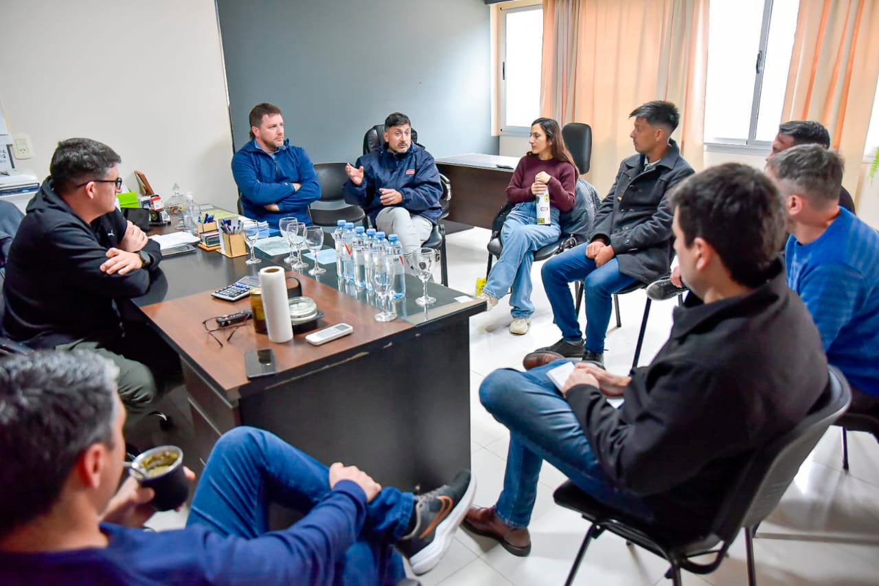 El diputado Toniolli escuchó ayer a trabajadores en Totoras.