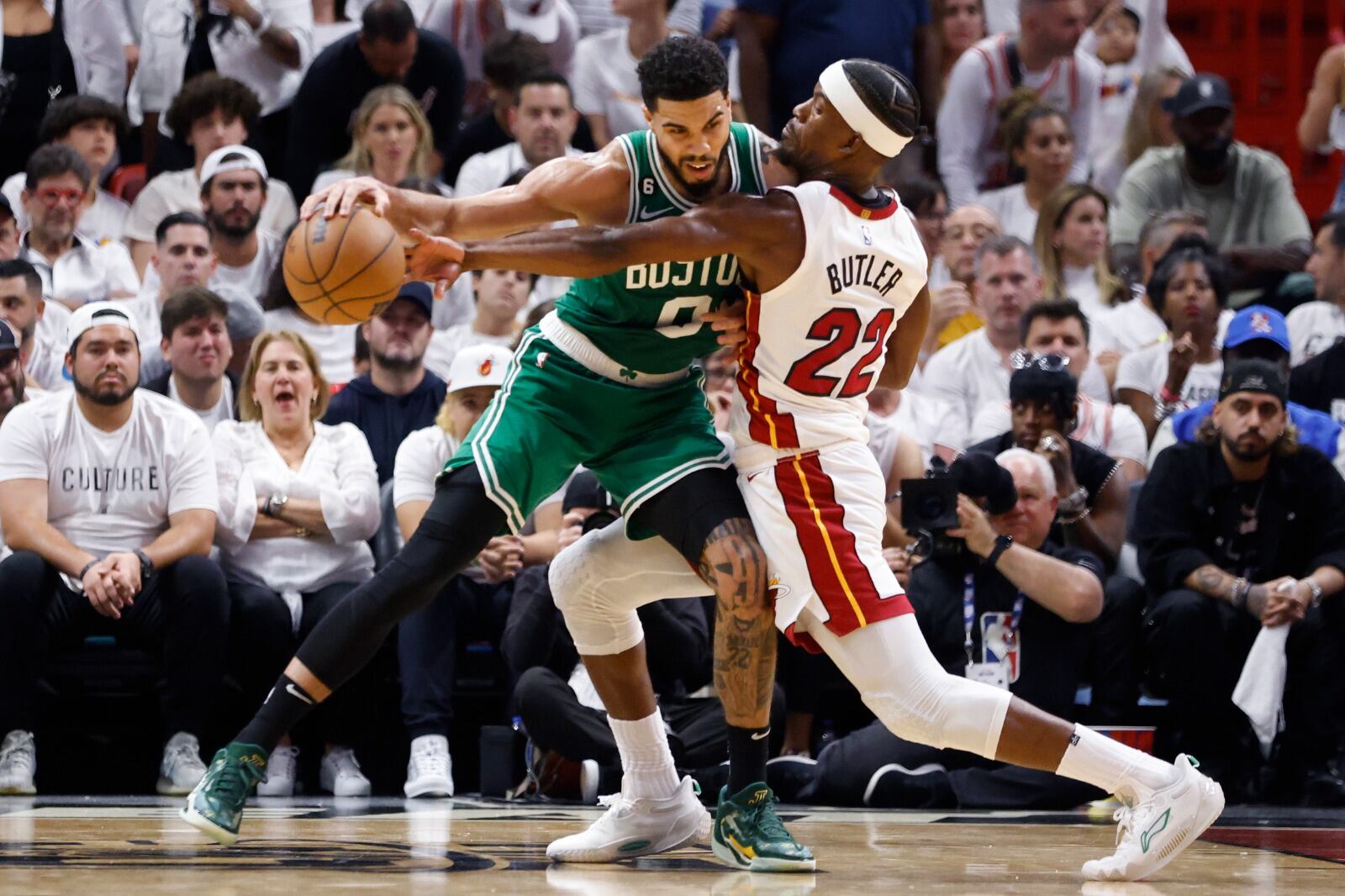 Jayson Tatum (26,4 puntos por partido) y Jimmy Butler (24,2), goleadores de Boston y Miami