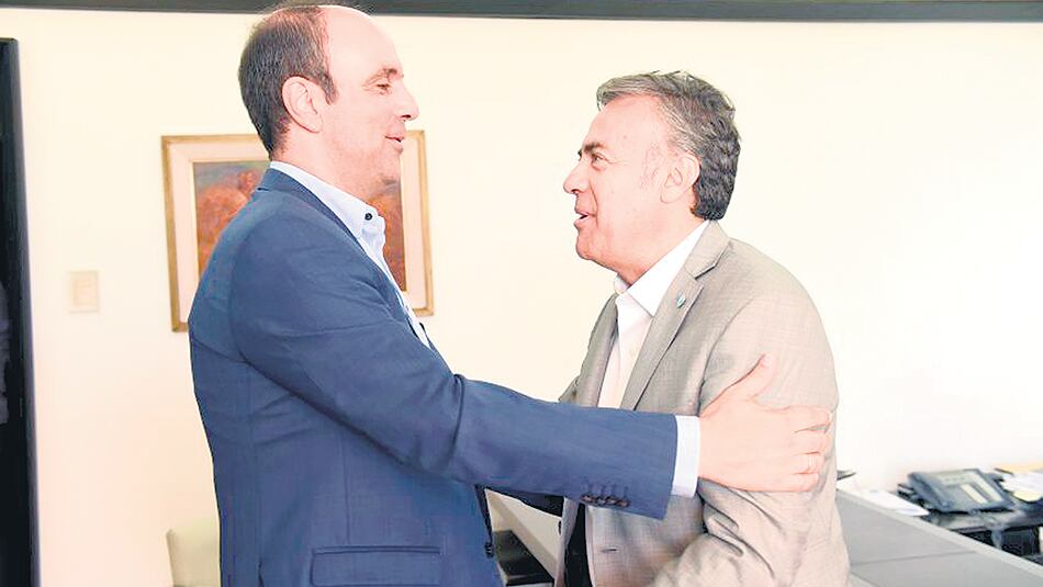 José Corral, intendente y precandidato a gobernador de Santa Fe, junto al titular del partido, Alfredo Cornejo.