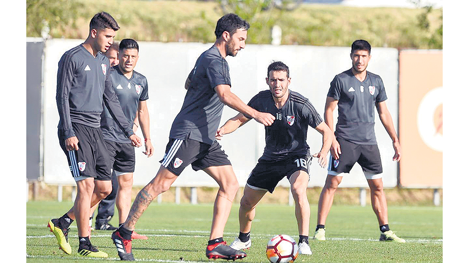 River ya está en Brasil, donde esta noche jugará el partido de vuelta ante Gremio.
