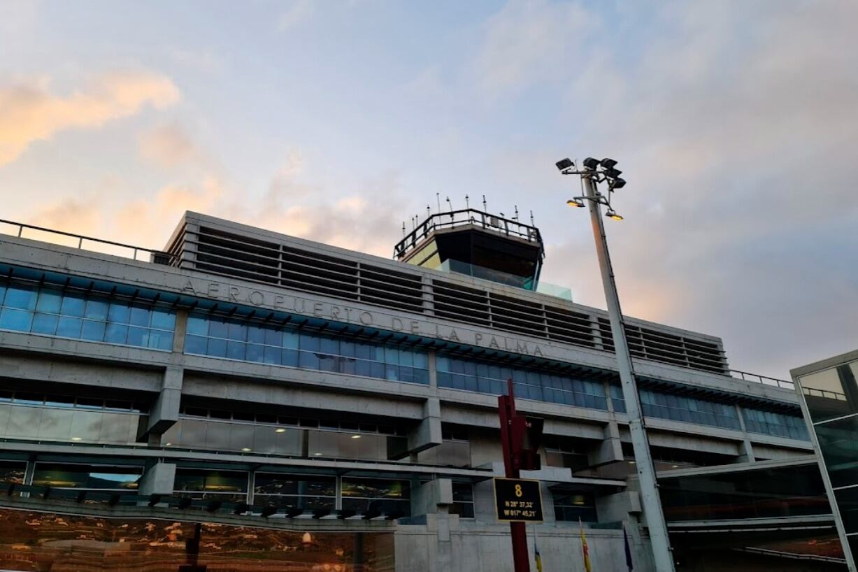 El aeropuerto de La Palma, reabierto pero sin actividad.