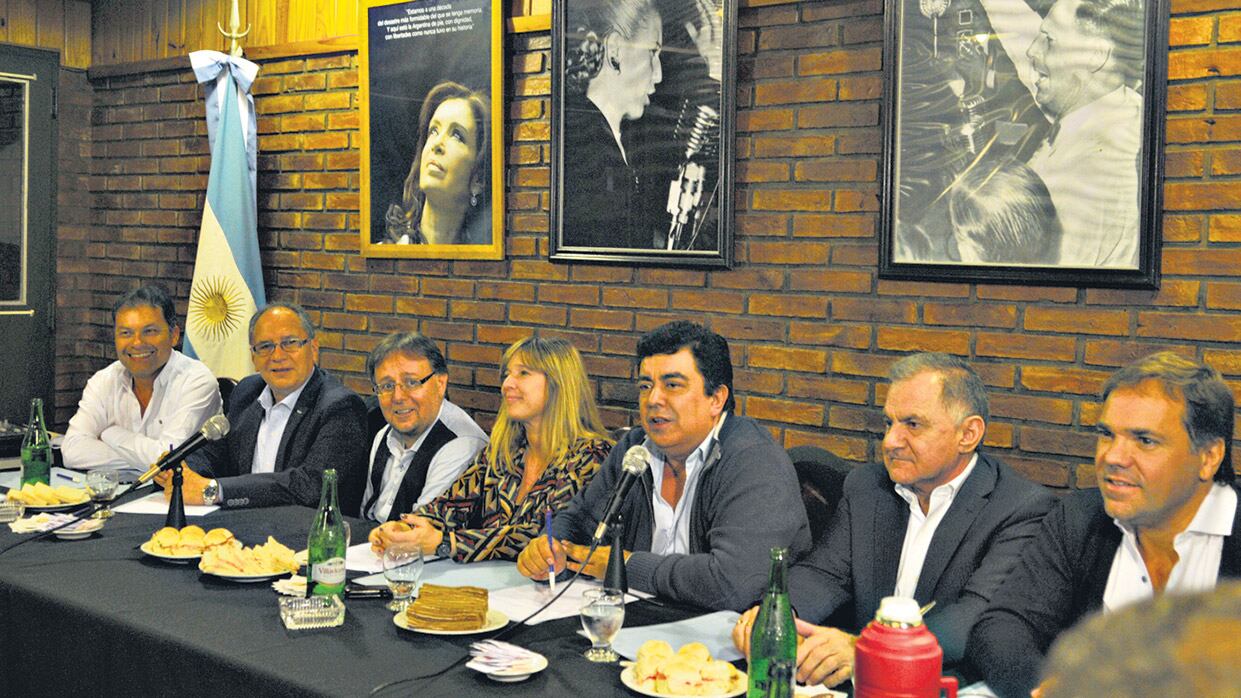 La conducción del peronismo bonaerense volverá a reunirse esta tarde en la sede de Matheu 130.