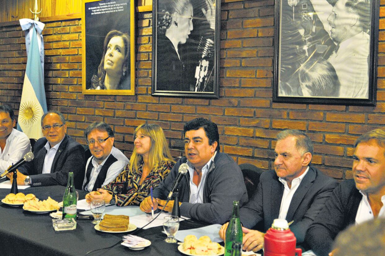 La conducción del peronismo bonaerense volverá a reunirse esta tarde en la sede de Matheu 130.