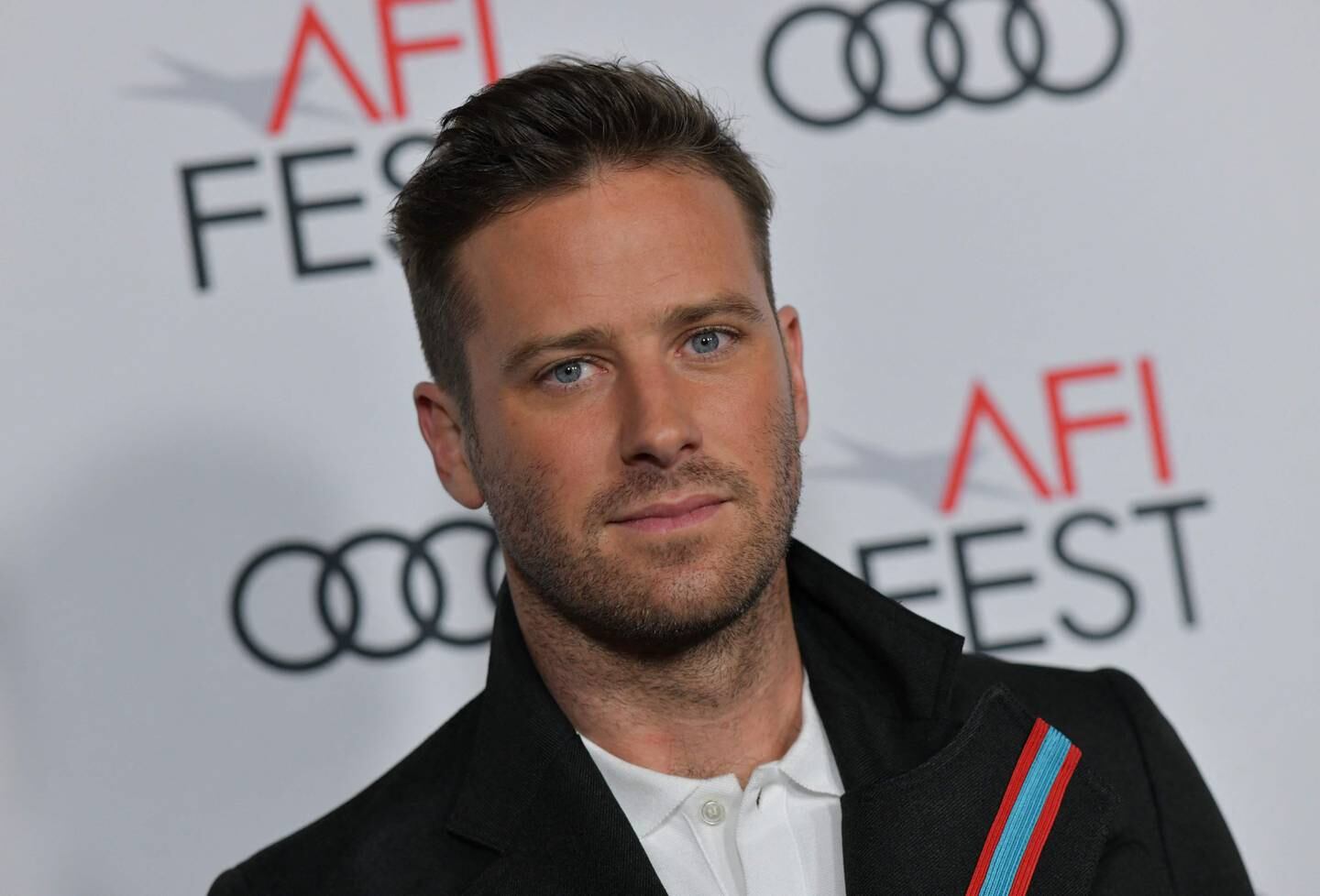Armie Hammer se fue de los Estados Unidos en diciembre de 2021, tras pasar tres meses en un centro de rehabilitación dedicado a la adicción al sexo y las drogas. Foto: AFP.