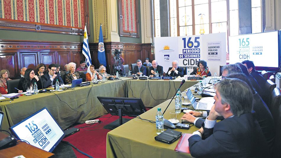 La audiencia de la CIDH se hizo a la sala llena en el Palacio Legislativo uruguayo.