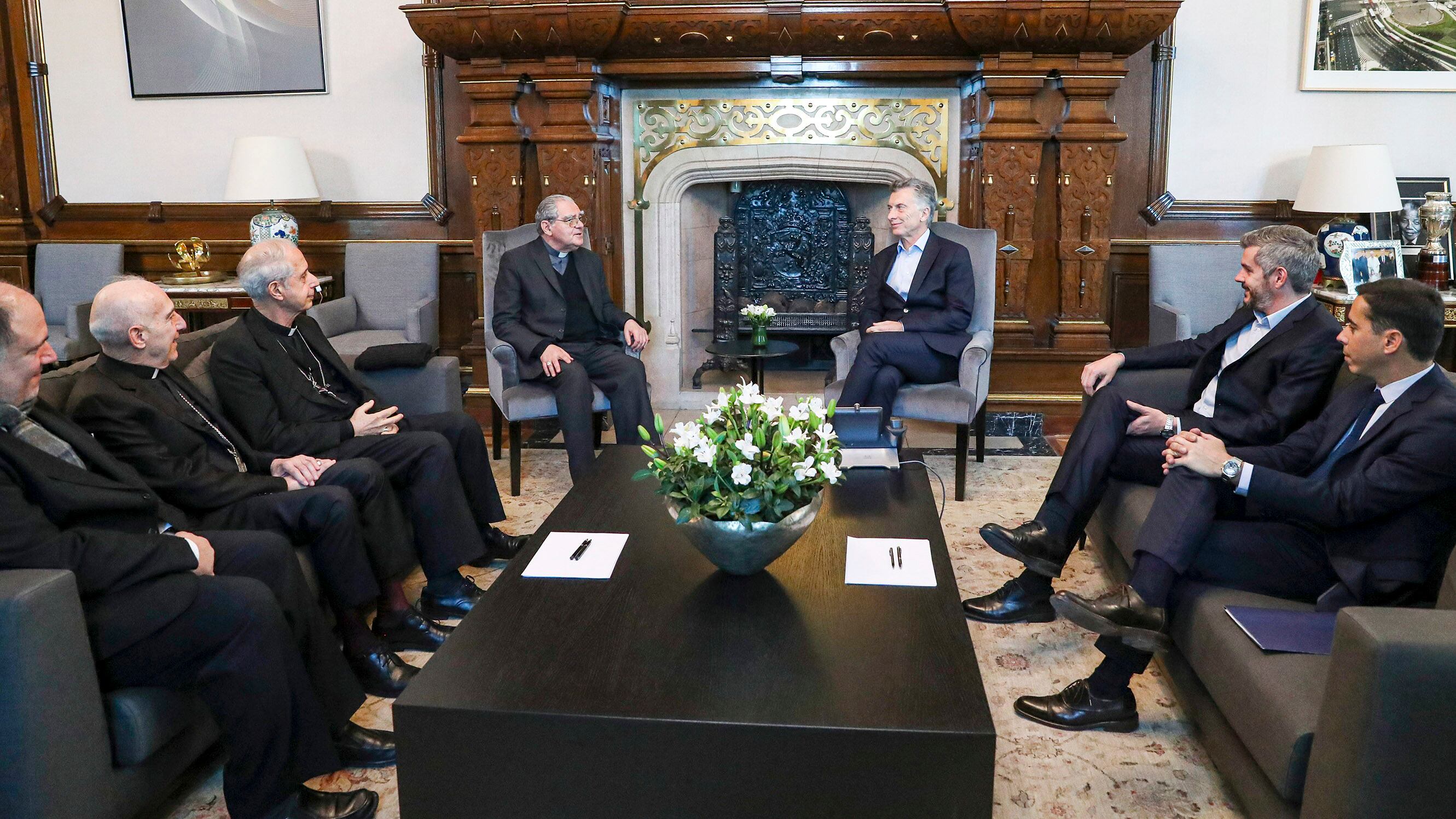 La comisión ejecutiva del Episcopado en le reunión con Macri y Marcos Peña.