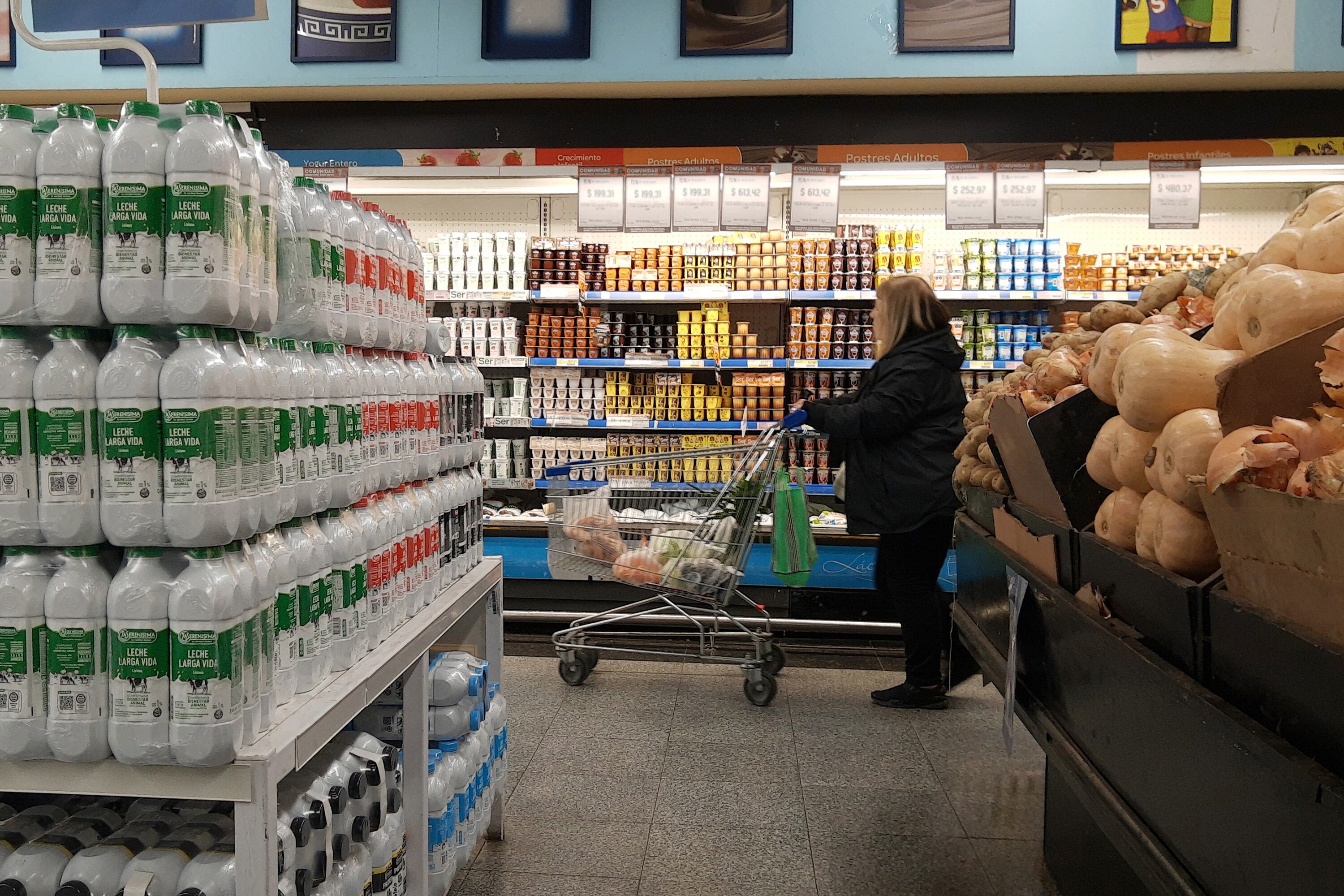 Los datos empíricos desmienten la idea de que la emisión monetaria explica lo que sucede con la inflación.