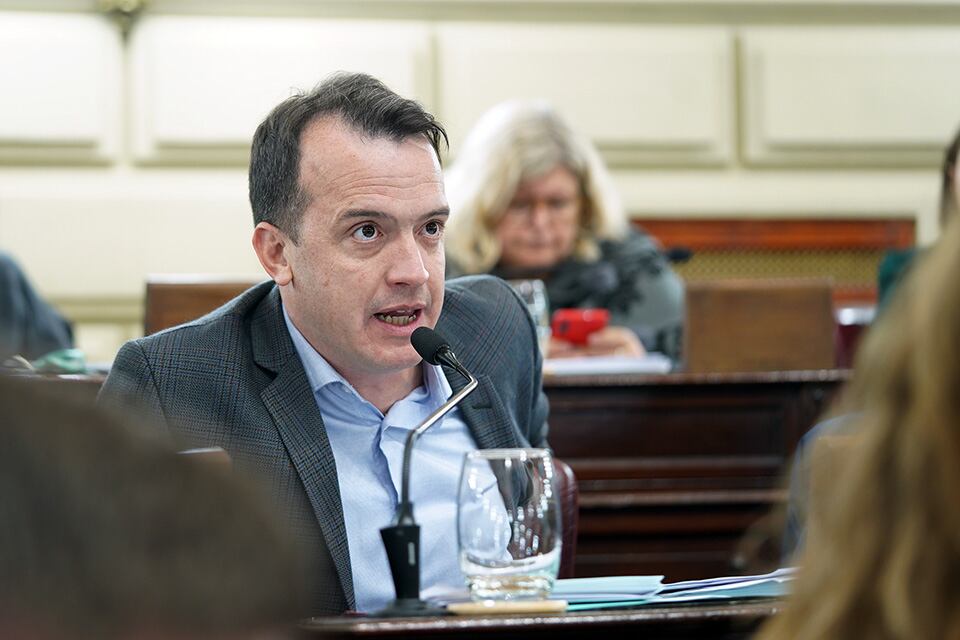 "Es una crisis institucional sin precedentes", dijo el diputado Blanco.