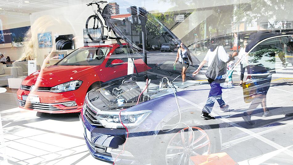 Entre los cinco autos más vendidos la caída interanual no baja del 25 por ciento.