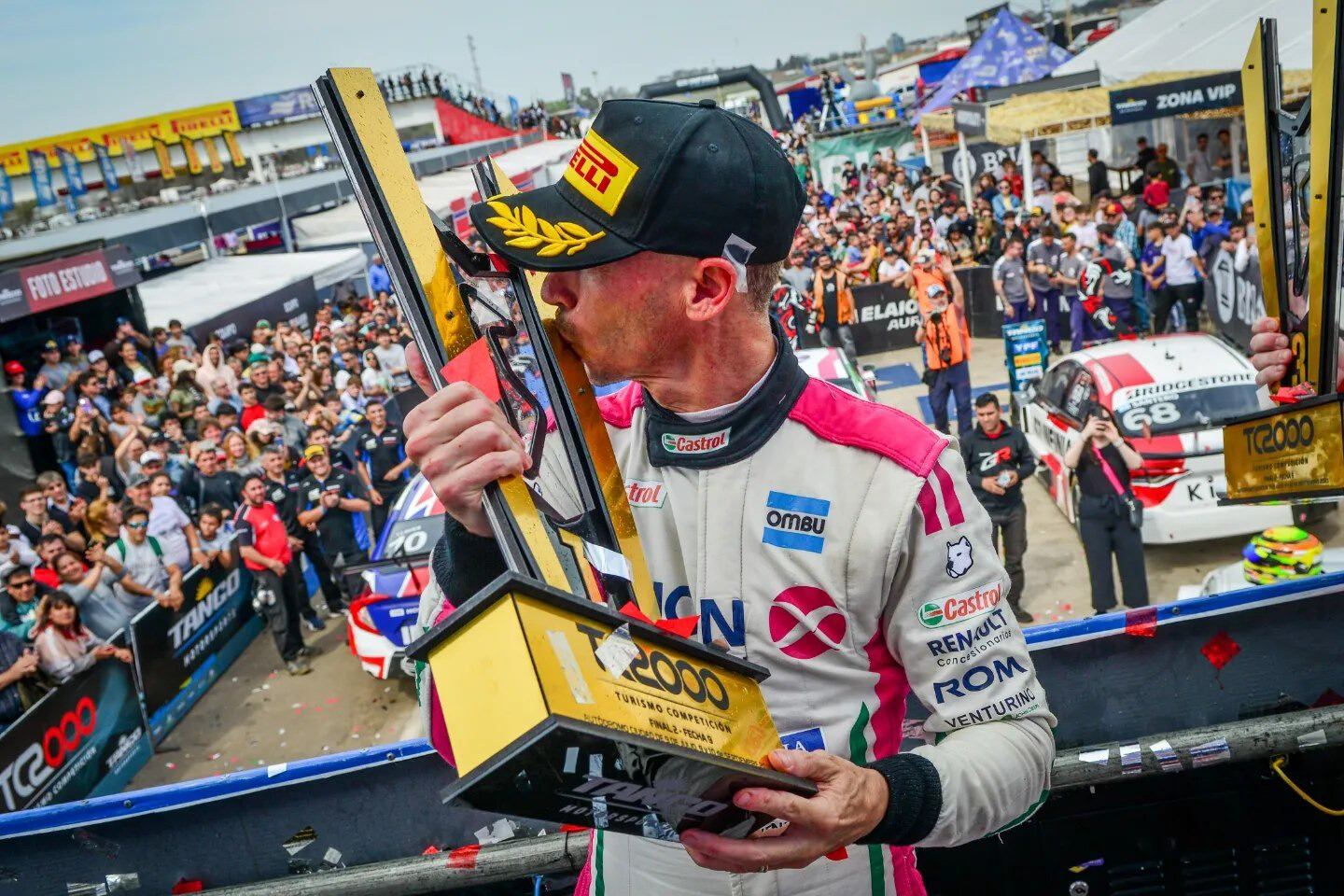 Leonel Pernía, ganó en 9 de Julio y se aleja en la cima del campeonato.