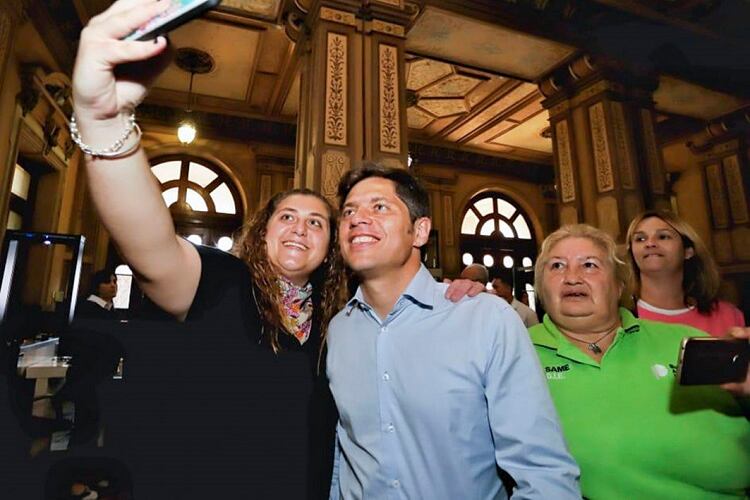 Kicillof en la gobernación bonaerense, donde se reunió con Vidal.