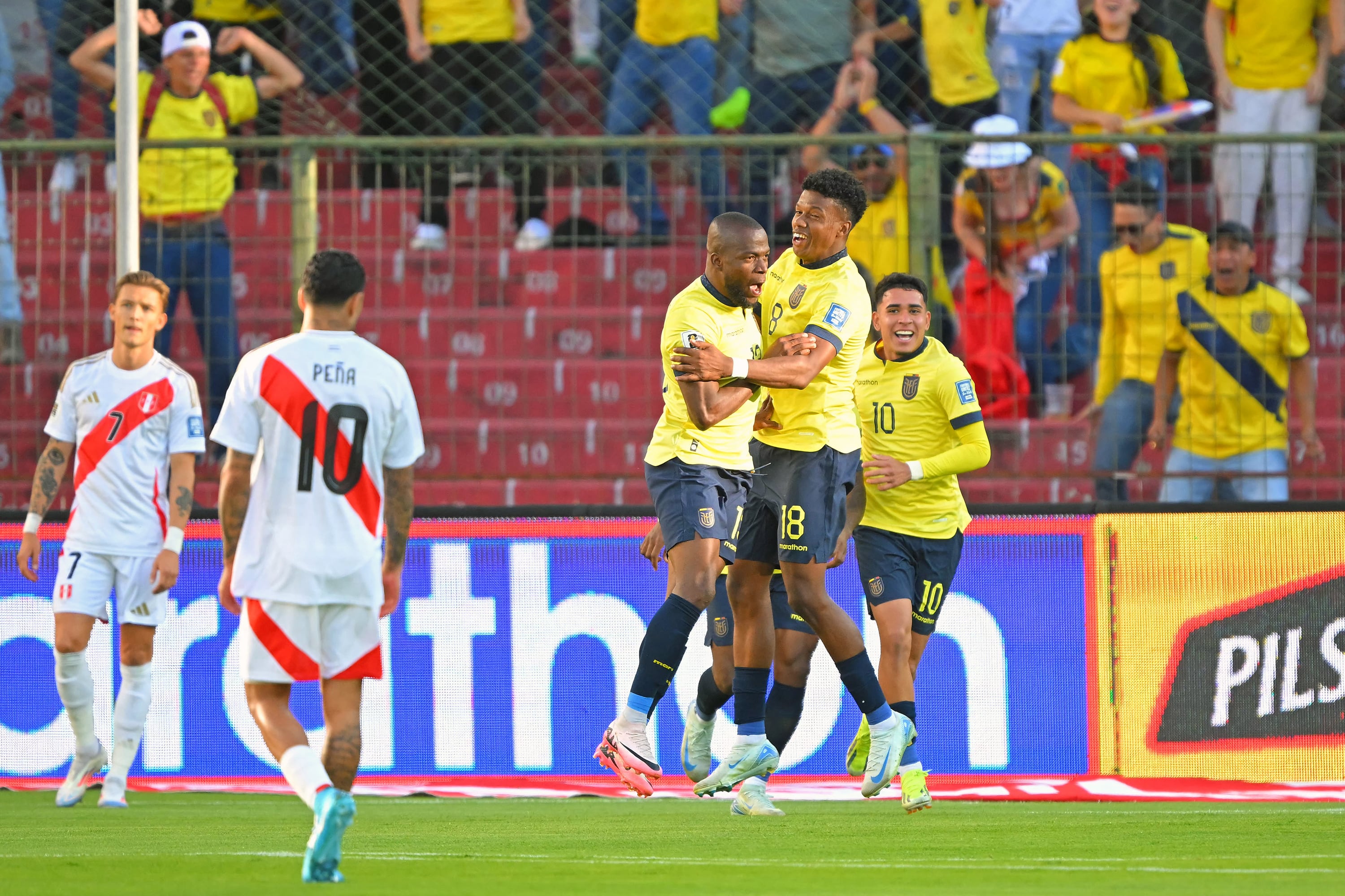 Ecuador ganó con gol de su gran capitán Enner Valencia.