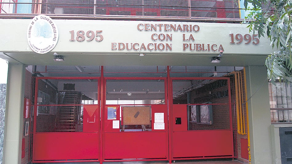 La Rosario Vera Peñaloza debió cerrar dos semanas por la infestación.