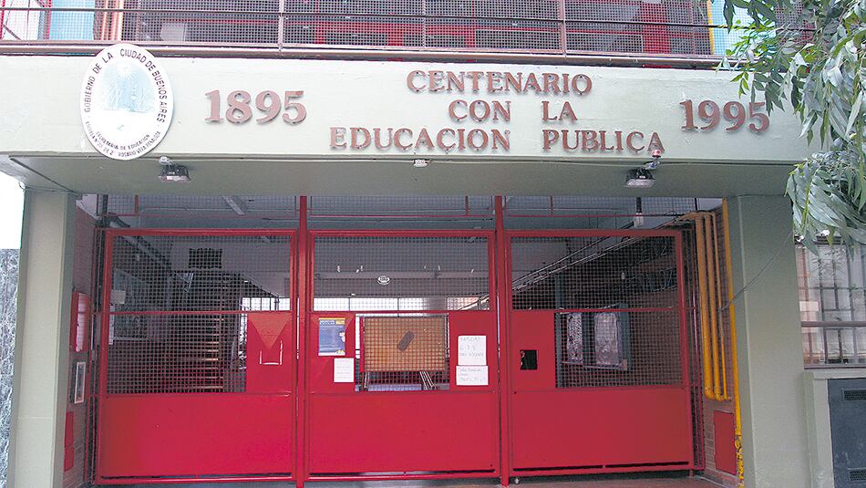 La Rosario Vera Peñaloza debió cerrar dos semanas por la infestación.