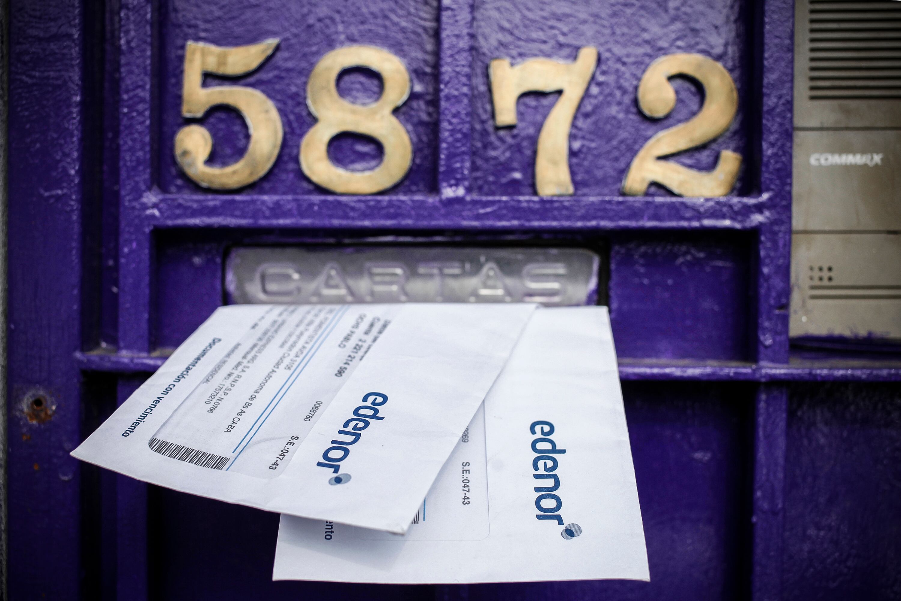 Boletas al acecho. La solución presupuestaria implicaría otro megatarifazo. 